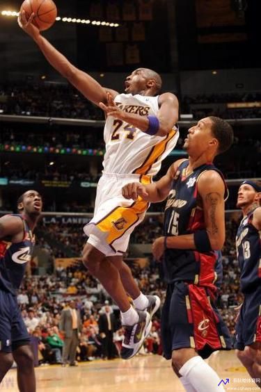 2009年nba圣诞大战(2009年nba圣诞大战 湖人vs骑士)
